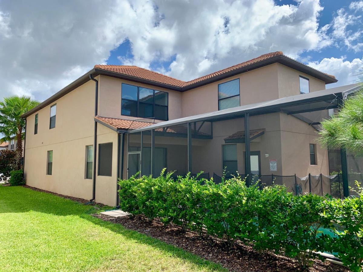 Holiday home Gorgeous 5 Bd Single Family With Pool 5528