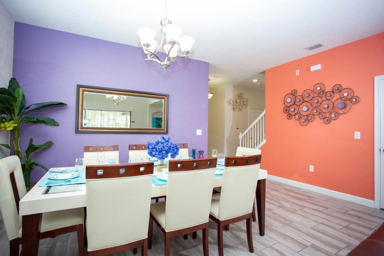 Gorgeous 5 Bd Single Family With Pool 5528 *