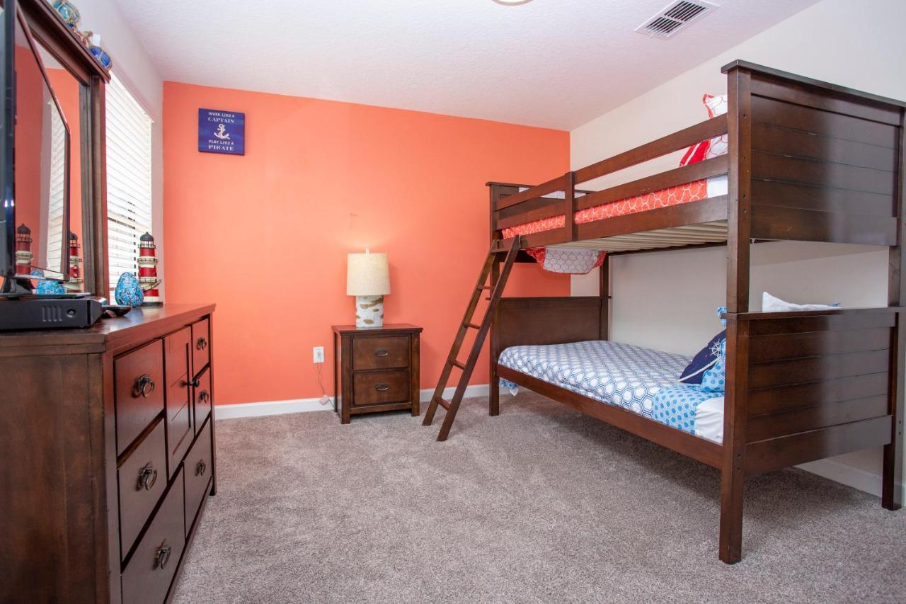 Holiday home Gorgeous 5 Bd Single Family With Pool 5528