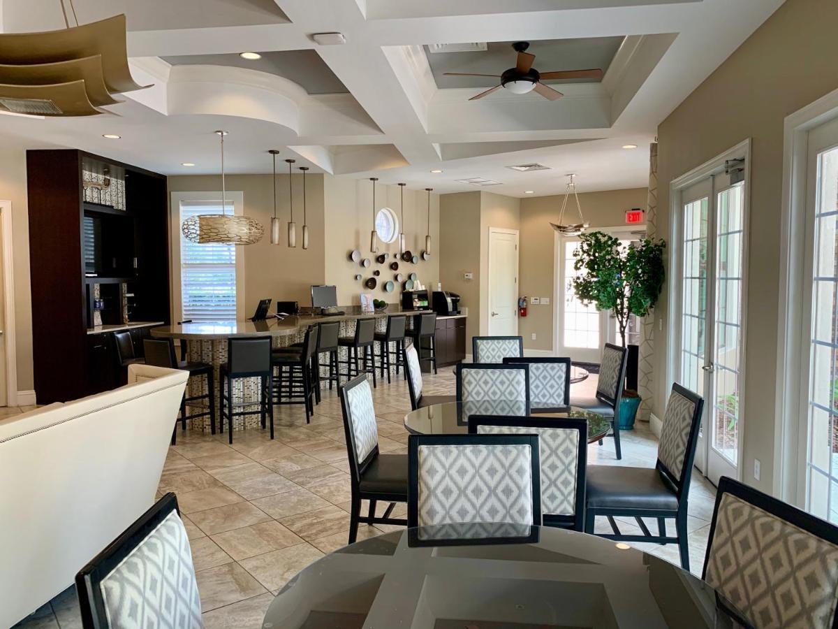 Gorgeous 5 Bd Single Family With Pool 5528 Holiday home *