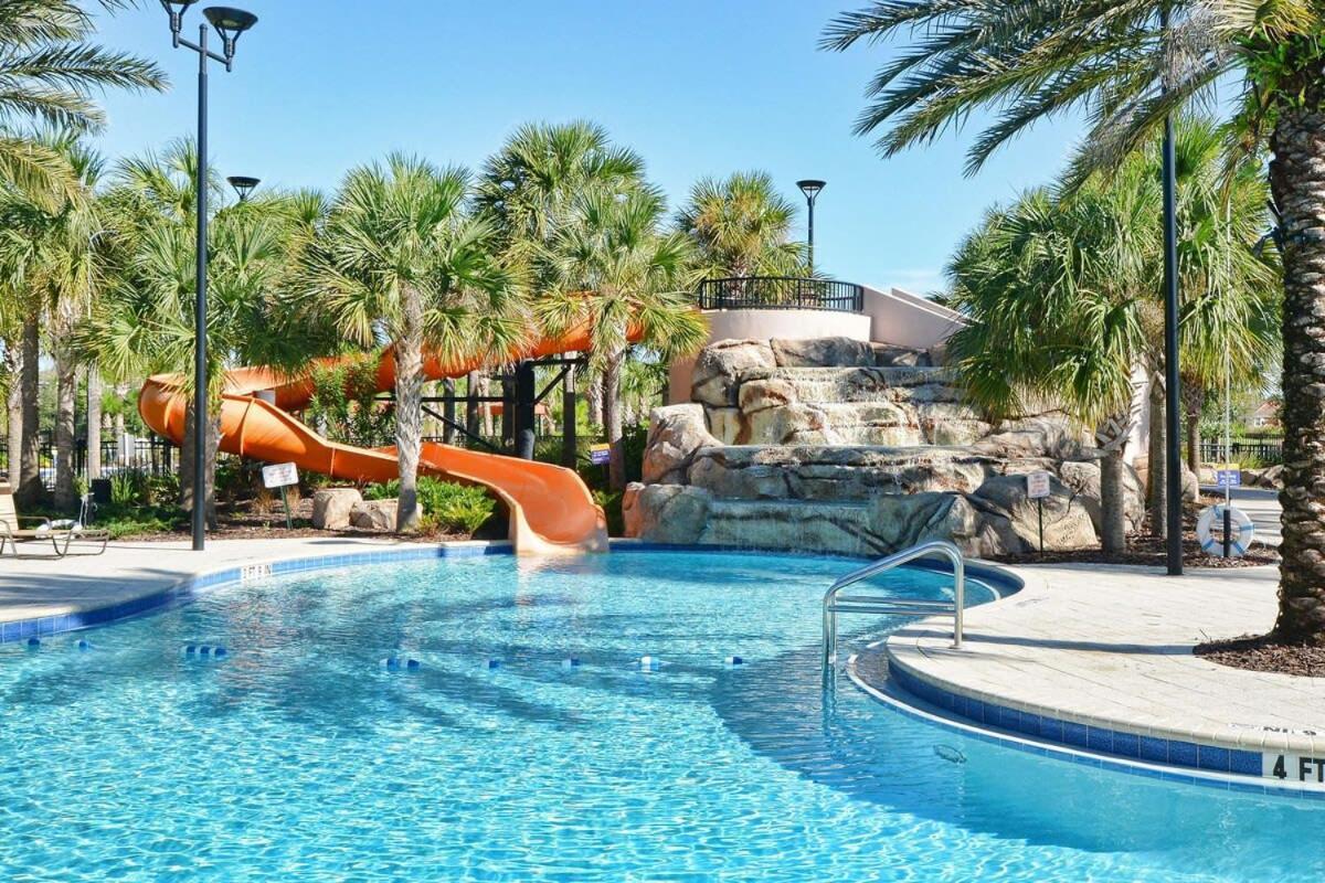Gorgeous 5 Bd Single Family With Pool 5528 *