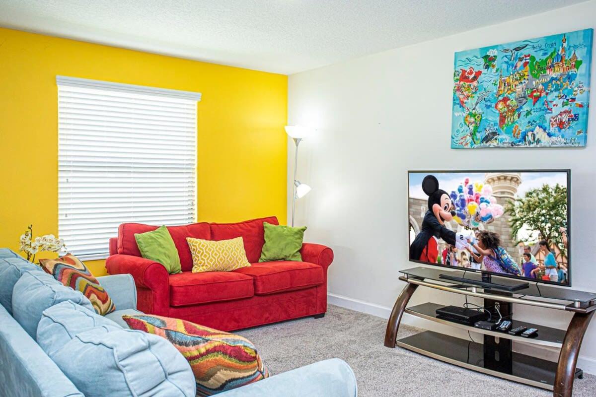 Gorgeous 5 Bd Single Family With Pool 5528 *